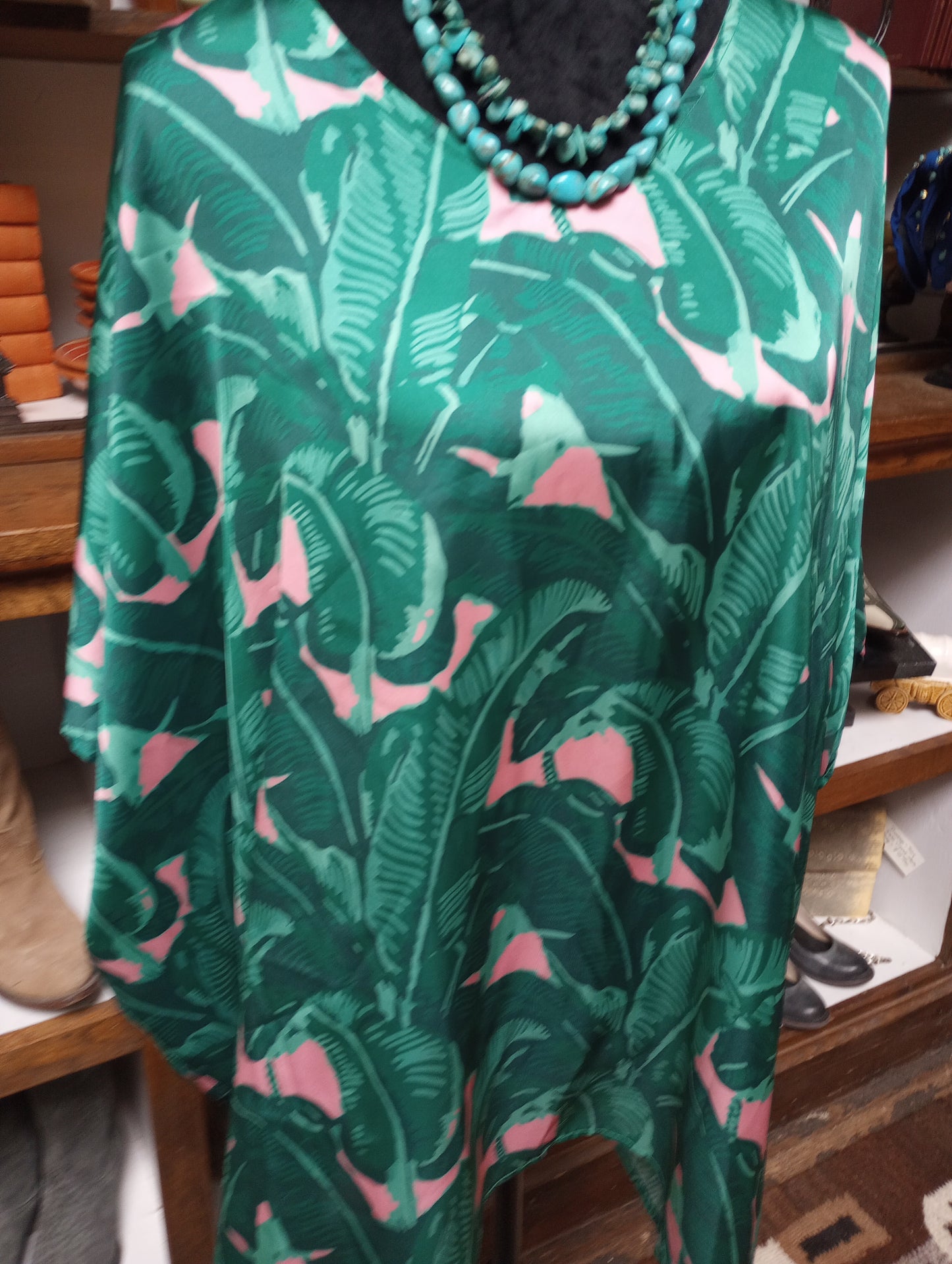 Judith March Pink & Palm Leafs Cover - Up