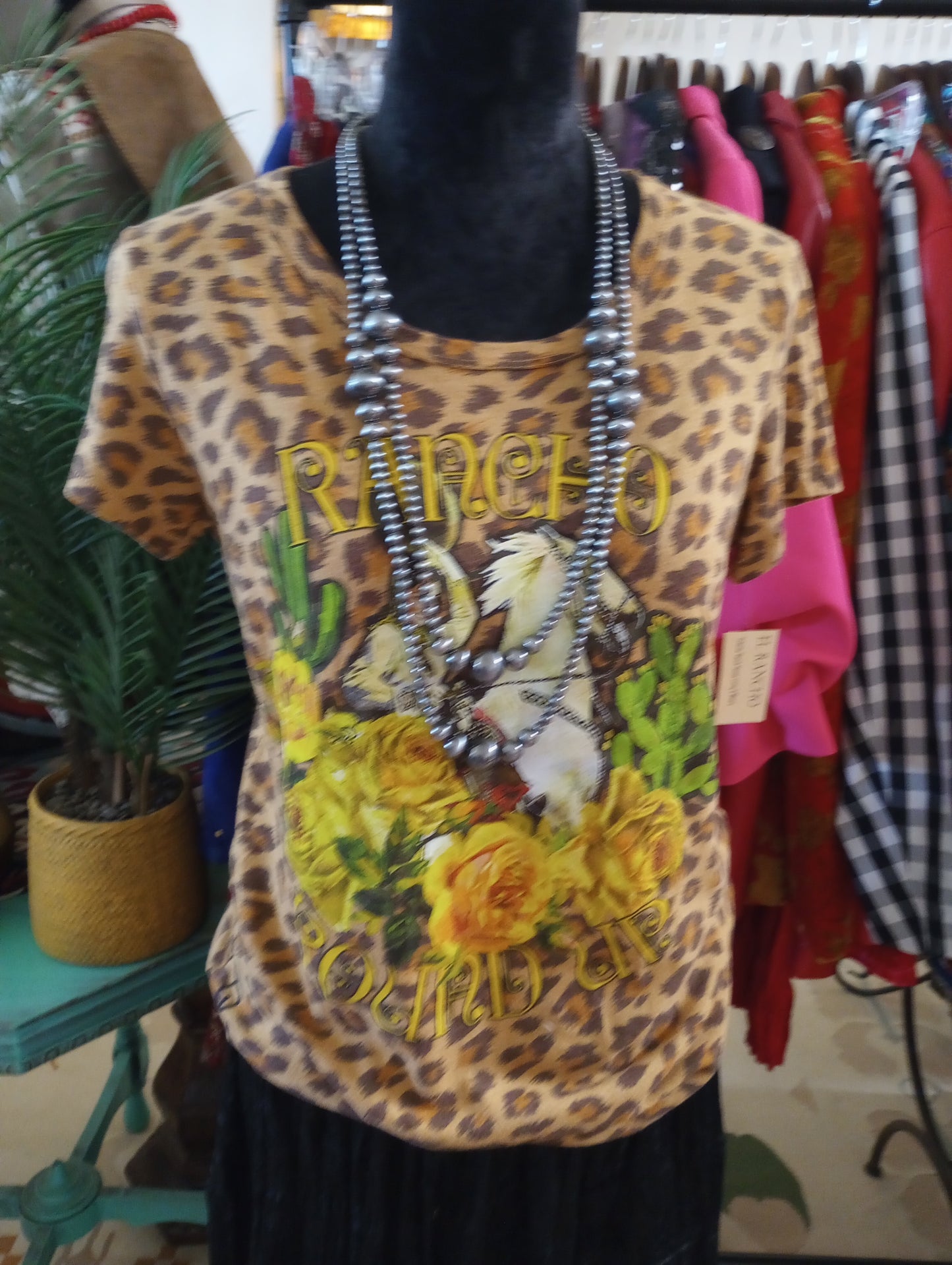 Rodeo Quincy Leopard Print Tee Sz Medium